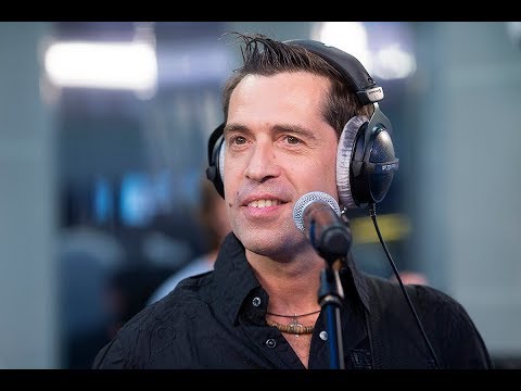 Видео: Ногу свело!* - Лилипутская Любовь (LIVE @ Авторадио)