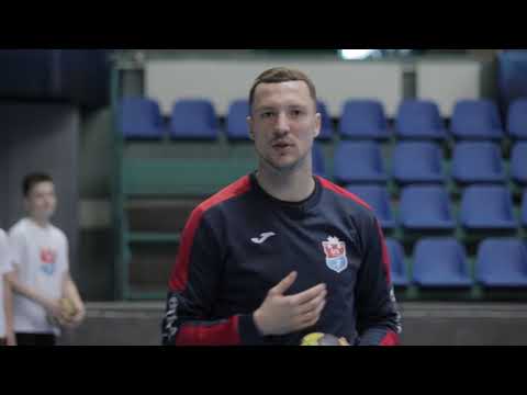 Видео: Азбука гандбола. Выпуск №7. «Действия углового»