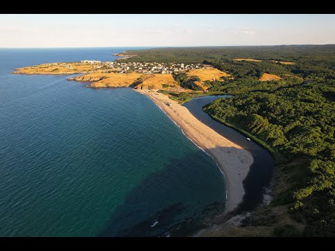 Видео: По река Велека и пясъчната и коса по устието.