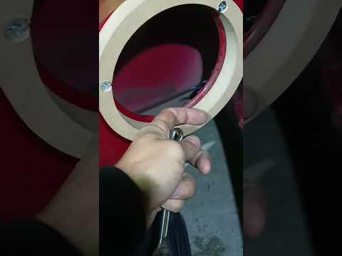 Видео: Suzuki Swift 3 Stock speakers upgrade.  Обновление штатной акустики. Динамики  165мм