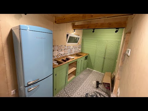 Видео: Кухня из массива за копейки. Реально ли сделать самостоятельно?