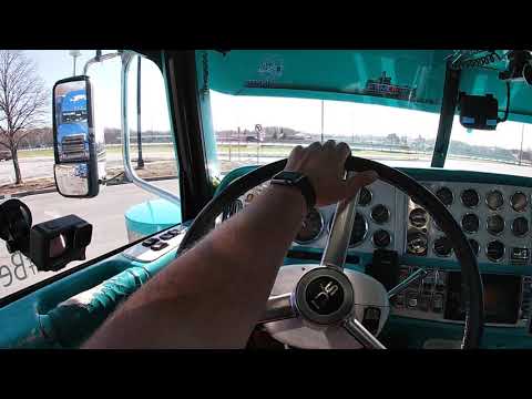 Видео: Как переключить 18-ступенчатую коробку передач в моем кастомном Peterbilt с прямыми трубами.