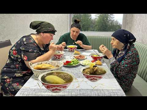 Видео: Бабушка готовит настоящее азербайджанское блюдо с говяжьими фрикадельками | Кюфта Бозбаш