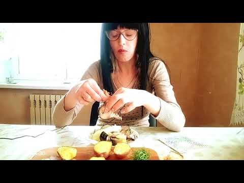 Видео: МУКБАНГ##mukbang  СКУМБРИЯ С КАРТОШКОЙ