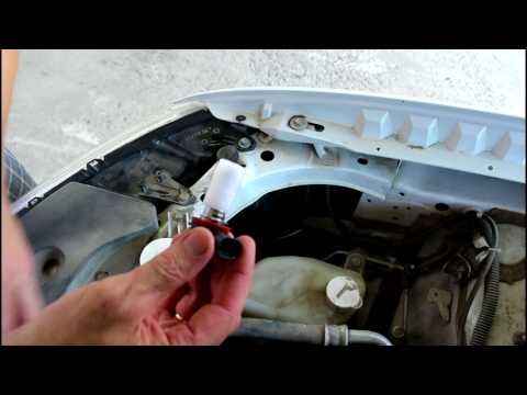 Видео: Mitsubishi ASX  Мицубиси АСХ 1,8 2013 года Замена лампы ближнего света