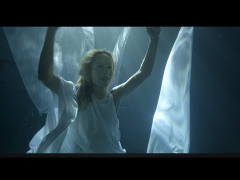 Видео: Desi Dobreva - DOS [Official video 2018] / Деси Добрева - ДОС [Official video 2018]