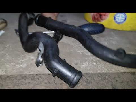 Видео: ауди 3.0 3.2 fsi теч антифриза  ! в районе  теплообменика..