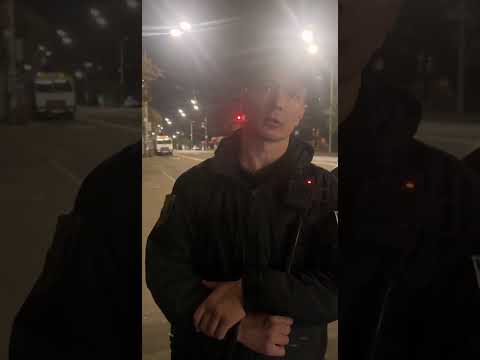 Видео: Шакали на цивільному авто кошмарять перехожих.