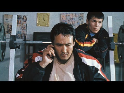 Видео: ОБЫЧНЫЙ БОКСЁР с района СТАНОВИТСЯ правой рукой ГЛАВАРЯ БАНДЫ