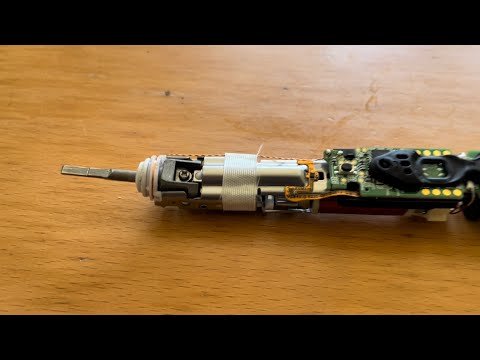 Видео: Ремонт зубной щетки Philips Sonicare: отсоединился наконечник или не вибрирует должным образом