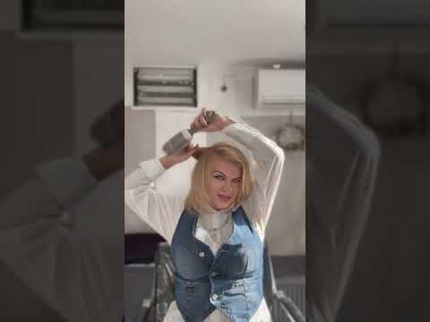 Видео: Как сделать укладку волос дома , как в салоне.