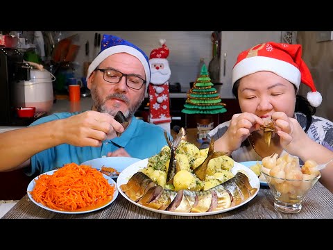 Видео: Мукбанг Копченая Скумбрия с Картошкой / Все любят копченую рыбу?/ Mukbang Smoked Mackerel