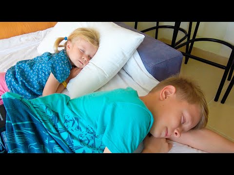 Видео: Братья ушли Без СОФИИ. Сестра ищет Братьев. Софунья Шалунья
