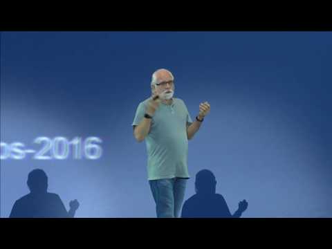 Видео: Директор по маркетингу Яндекс Андрей Себрант на конференции amoCRM