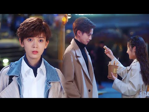 Видео: Золушка увидела, как ее парень нежно общается с другой женщиной на углу улицы.