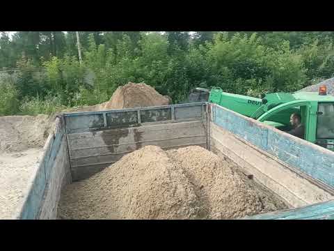 Видео: ЗІЛ 130. 🚚🚚🚚Загрузка піском. Зустрів зіл мерседес🚚🚚🛠️🤝