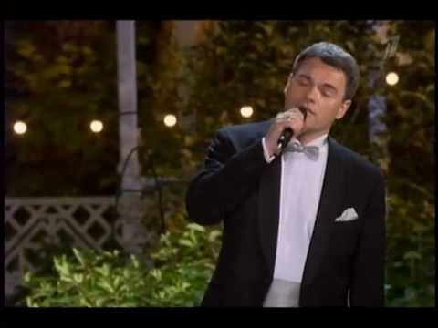 Видео: За того парня Роберт Рождественский.