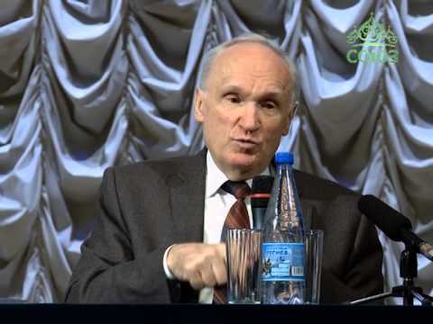 Видео: О молитве перед святыми мощами и чудотворными иконами