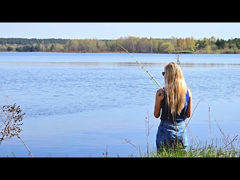 Видео: МИХАЙЛОВНА пошла НА ХИЩНИКА! Взял ЖЕНУ  НА РЫБАЛКУ и понеслась...