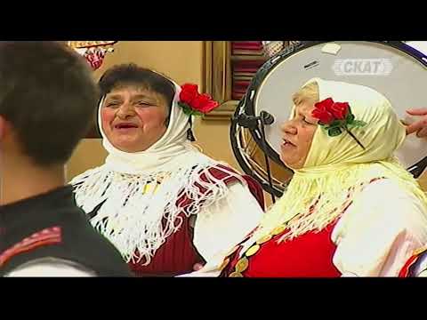 Видео: Женска фолклорна група от с. Спасово - "Дай ми, дай ми, мила мамо"