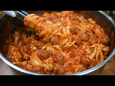 Видео: Паста становится восхитительной на вкус, если приготовить ее с этим соусом для фрикаделек!