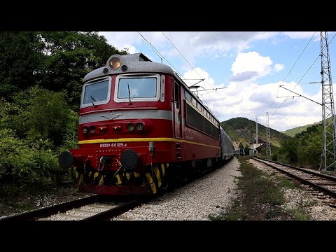 Видео: Десет влакчета от Владо Тричков в началото на есента...