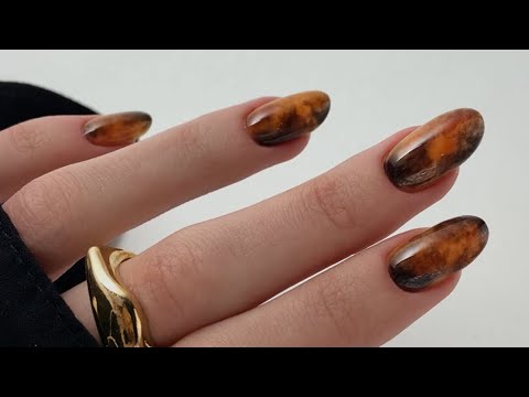 Видео: 😍 Янтарный маникюр / Текстура натурального камня на ногтях/ Янтарь на ногтях | Amber nail art