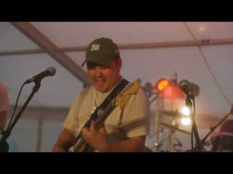 Видео: Tyas-Uus - Сааскы күннэр | HOLBON! Fest 2022 Live | Day 1