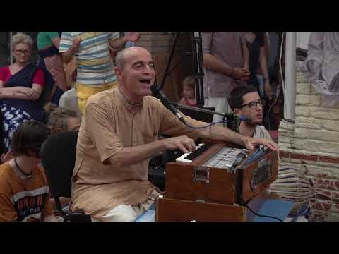 Видео: Маха-киртан. Абхишека Господа Патита-павана Джаганнатха (Е.М. Адираса прабху) - 25.06.2021