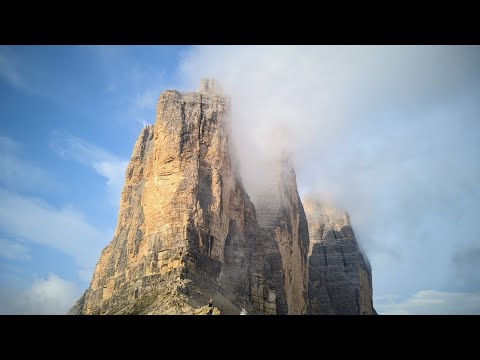 Видео: Autumn hiking in the Dolomites / Осенний хайкинг в Доломитовых Альпах #hiking #dolomites #alps 