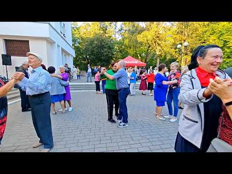 Видео: 20.09.25г... "Прости Меня, за Грубую Ошибку"... Гомель, Парк, Танцы... 