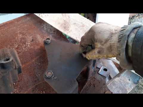 Видео: газ 3309  Замена продольной рулевой тяги и рулевого колеса.