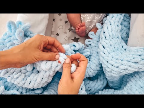 Видео: Самый простой плед за пару часов! 💨 Вяжем руками из Alize Puffy, без каких-либо навыков в вязании!