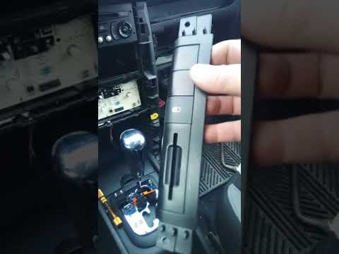 Видео: Замена лампы подсветки отопителья Peugeot-207 ( пежо-207 ).