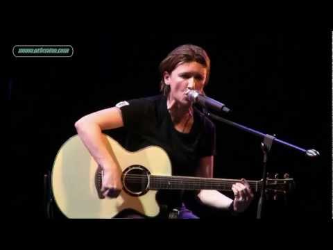 Видео: Диана Арбенина "Я сижу у окна"