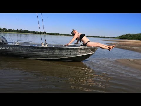 Видео: Ахтуба, рыбалка на трехречье, база" Золотой плав" Селитренное, 1 часть.