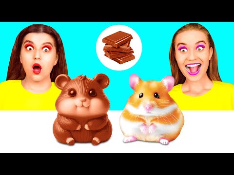 Видео: Челлендж. Шоколадная Еда vs Настоящая еда | Кухонные Лайфхаки и Хитрости от DaZaZa Challenge