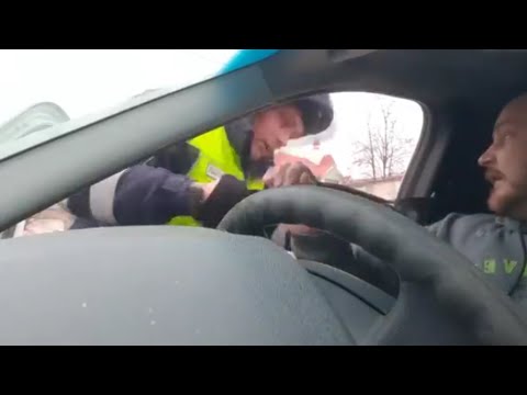 Видео: ДПС ВЫБИЛ ОКНО СО ЗЛОСТИ / СЛЕТЕЛ С КАТУШЕК ГАЕЦ