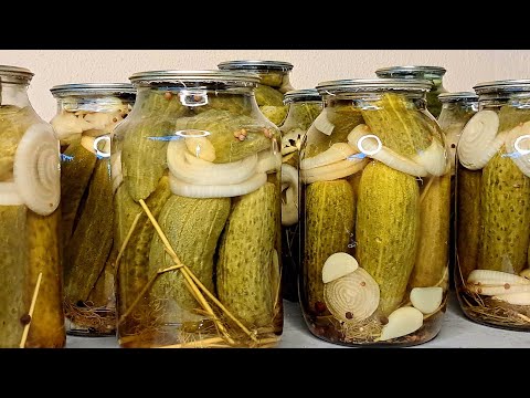 Видео: 🥒Хрустящие ОГУРЦЫ с Луком на Зиму / ну очень Вкусно/ Без Стерилизации ...