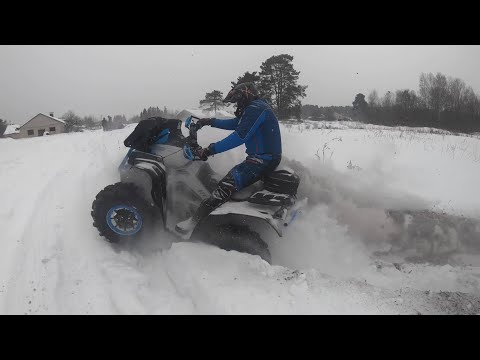 Видео: Квадроцикл зимой испытание снегом. Колеса или гусеницы.  Квадро-зимобор !