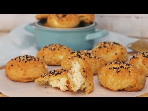 Видео: Самый простой рецепт сырных пирогов 🧀 с йогуртом | Пышные и сырные! 😍