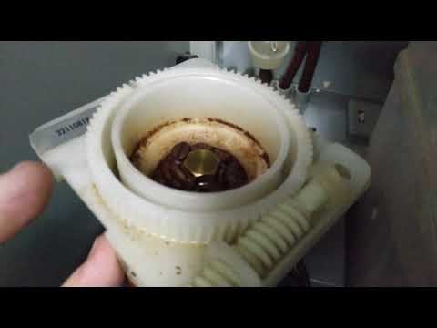 Видео: Necta kikko ES6 очистка кофемолки