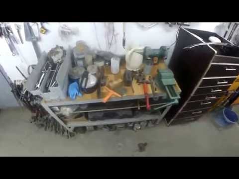 Видео: Тойота Камри 50 возвращаем геометрию капота в зазоры.