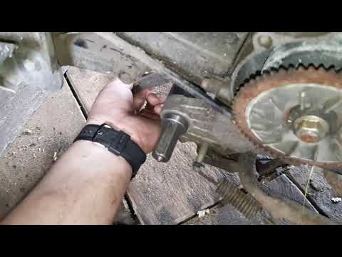 Видео: Замена сайлентблоков скутер 50-80 кубов