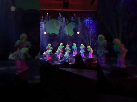 Видео: Номер Гусеницы мюзикл «Алиса в стране чудес»