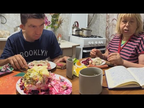 Видео: ГАЛИНА НИКОЛАЕВНА ГОТОВИТ СЕЛЕДЕС ПОД ШУБЕС