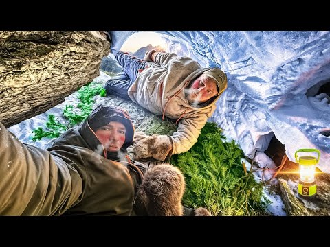 Видео: КАК ВЫЖИТЬ ПОД СНЕГОМ. УКРЫЛИСЬ ОТ НЕПОГОДЫ. СМОЖЕМ ЛИ ПРОДЕРЖАТЬСЯ НОЧЬ В СУГРОБЕ? Лесные
