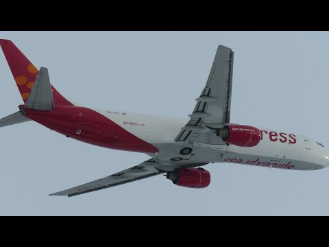 Видео: Вылет и прилет самолетов в аэропорту Домодедово, 25.01.21.