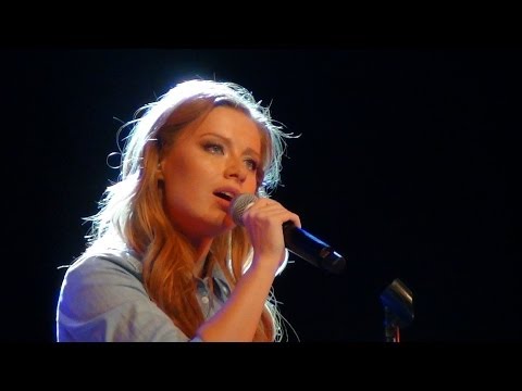 Видео: Концерт Юлии Савичевой в Златоусте 29.10.2013 #2