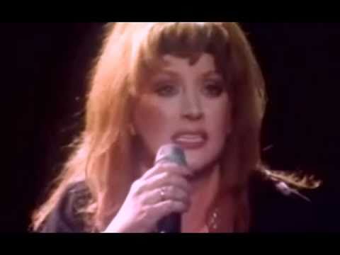 Видео: Alla Pugacheva / Алла Пугачёва - Как тревожен этот путь